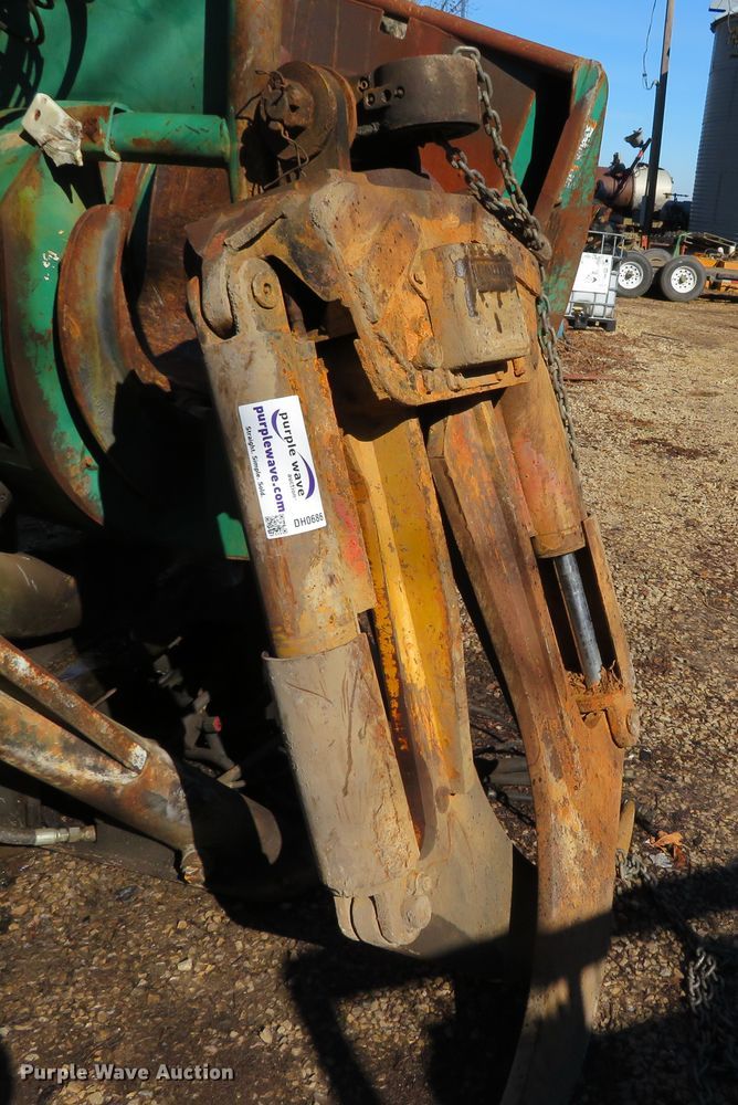 image for item DH0686 Young  log grapple