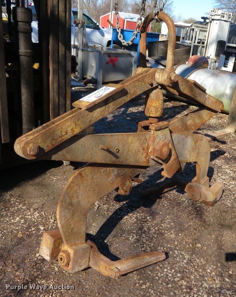 image for item DH0690 Crane tongs