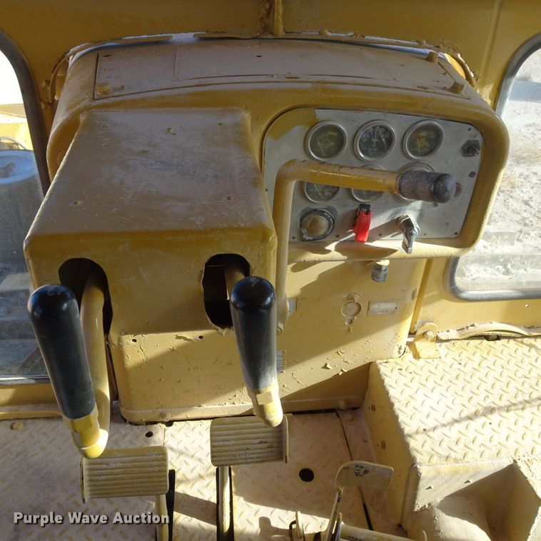 image for item DI0794 1972 Caterpillar D9G  dozer