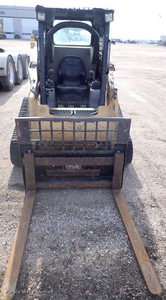 image for item DI8999 2007 Caterpillar 257B  Series 2 tracked skid steer loader