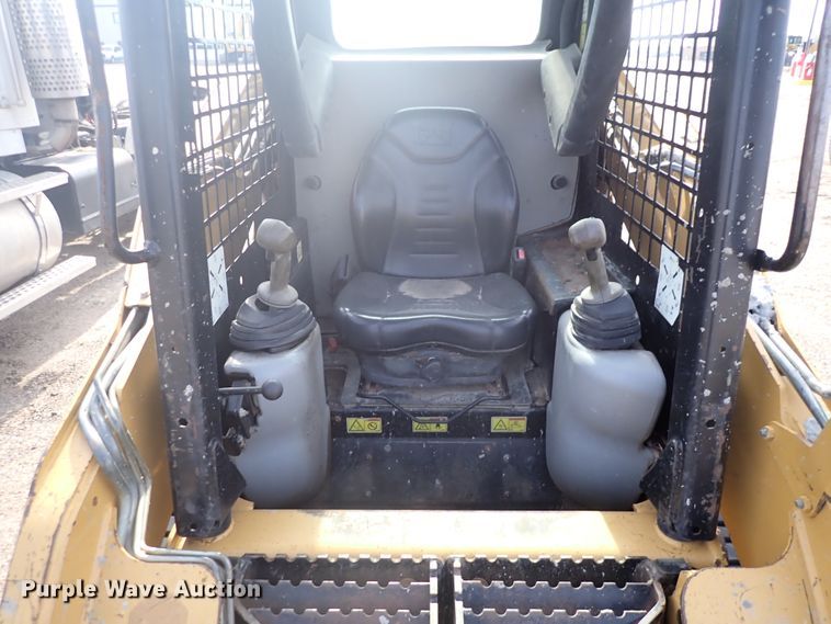 image for item DI8999 2007 Caterpillar 257B  Series 2 tracked skid steer loader