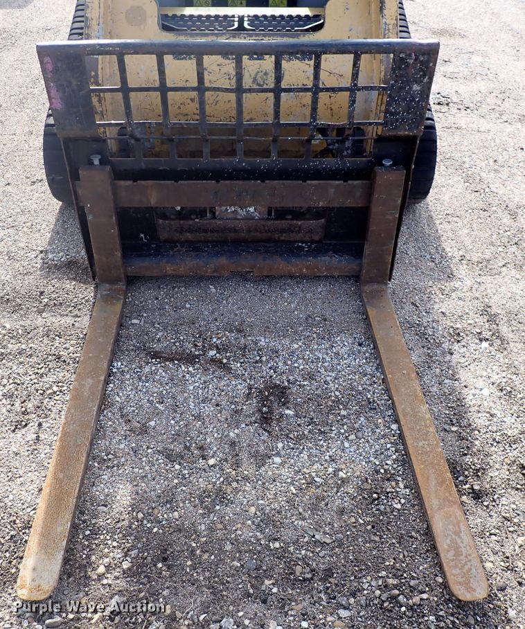 image for item DI8999 2007 Caterpillar 257B  Series 2 tracked skid steer loader