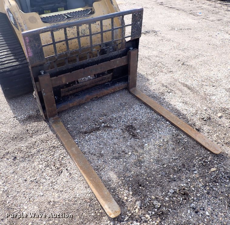 image for item DI8999 2007 Caterpillar 257B  Series 2 tracked skid steer loader