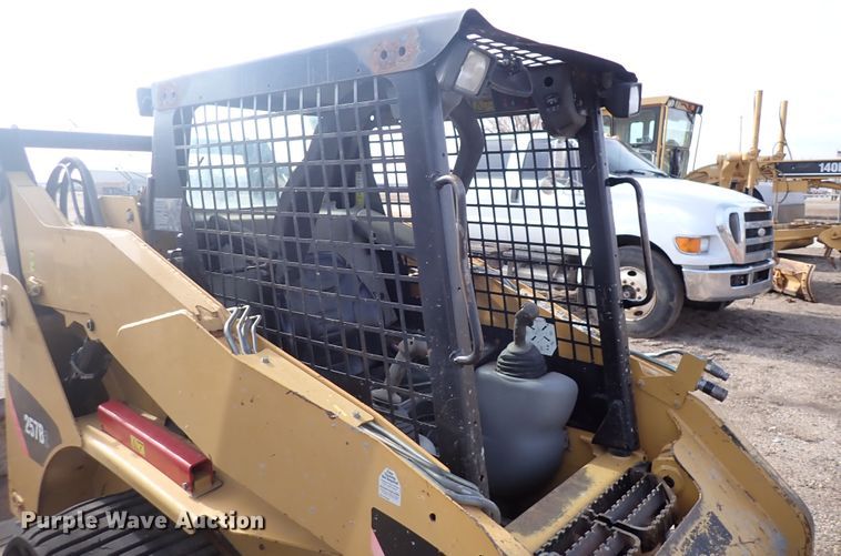 image for item DI8999 2007 Caterpillar 257B  Series 2 tracked skid steer loader