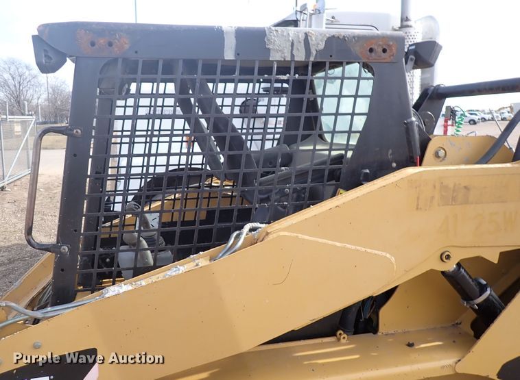 image for item DI8999 2007 Caterpillar 257B  Series 2 tracked skid steer loader