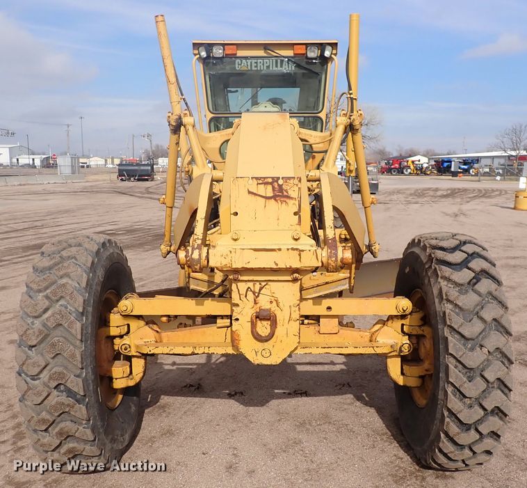 image for item DJ0000 2001 Caterpillar 140H  motor grader
