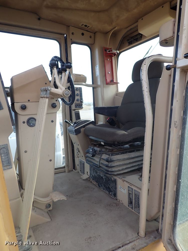 image for item DJ0000 2001 Caterpillar 140H  motor grader