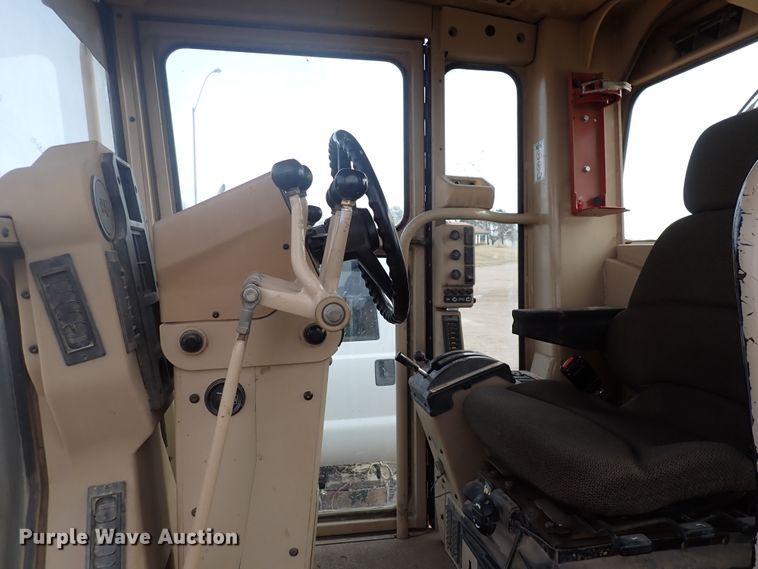 image for item DJ0000 2001 Caterpillar 140H  motor grader