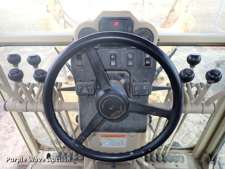 image for item DJ0000 2001 Caterpillar 140H  motor grader