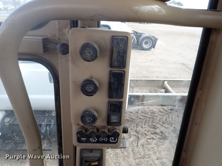 image for item DJ0000 2001 Caterpillar 140H  motor grader