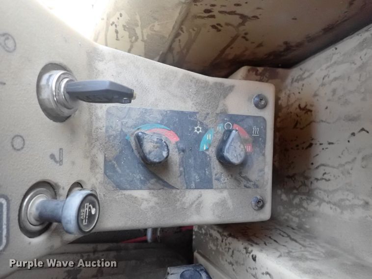 image for item DJ0000 2001 Caterpillar 140H  motor grader