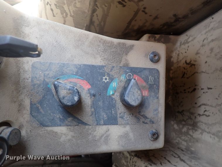 image for item DJ0000 2001 Caterpillar 140H  motor grader