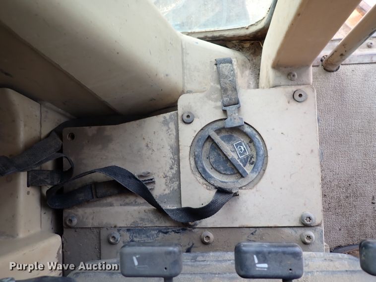 image for item DJ0000 2001 Caterpillar 140H  motor grader