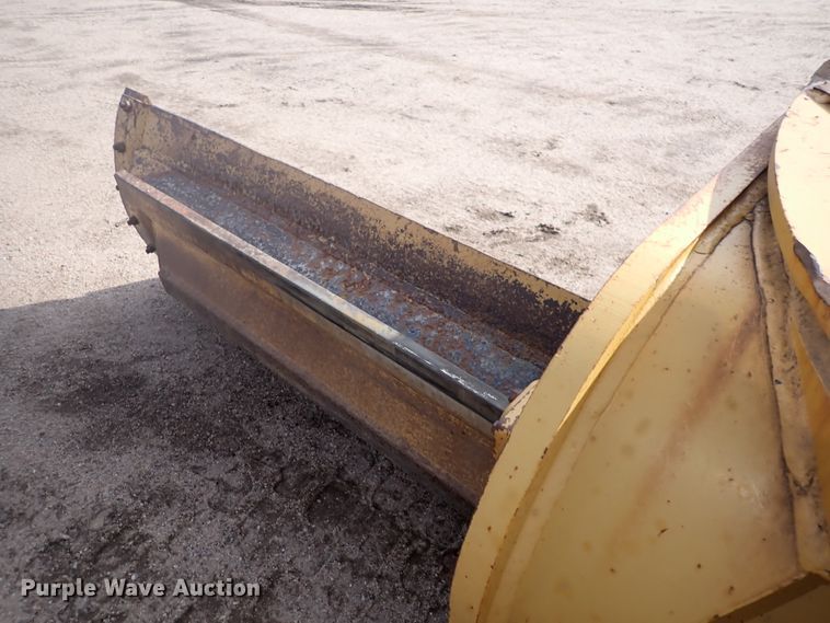 image for item DJ0000 2001 Caterpillar 140H  motor grader