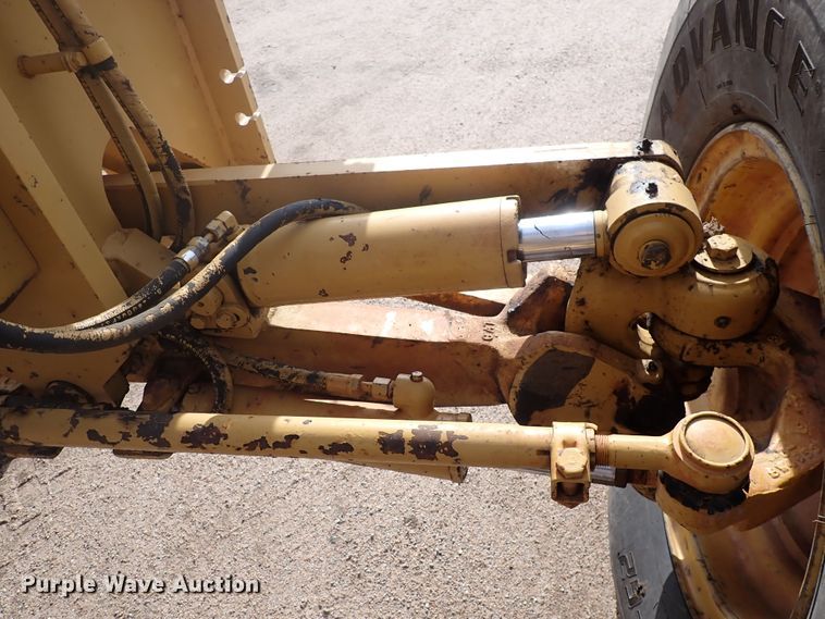 image for item DJ0000 2001 Caterpillar 140H  motor grader