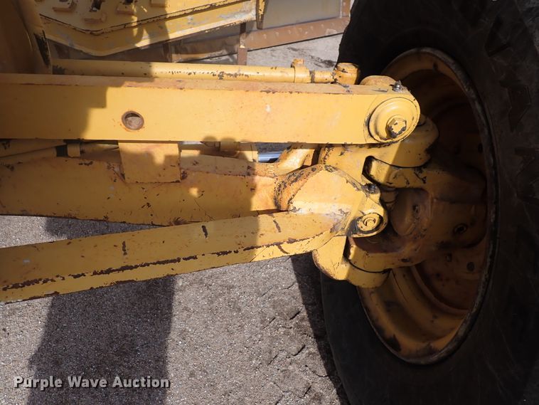image for item DJ0000 2001 Caterpillar 140H  motor grader