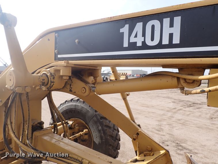 image for item DJ0000 2001 Caterpillar 140H  motor grader