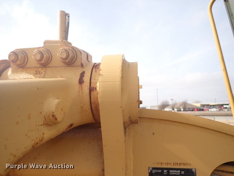 image for item DJ0000 2001 Caterpillar 140H  motor grader