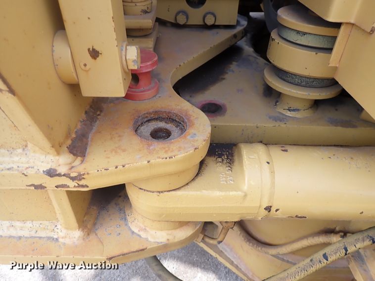 image for item DJ0000 2001 Caterpillar 140H  motor grader