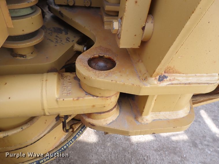 image for item DJ0000 2001 Caterpillar 140H  motor grader