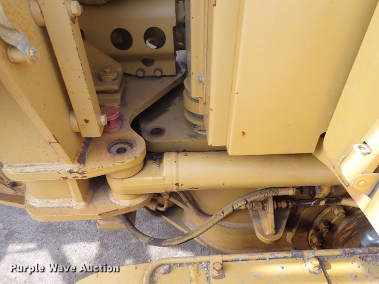 image for item DJ0000 2001 Caterpillar 140H  motor grader