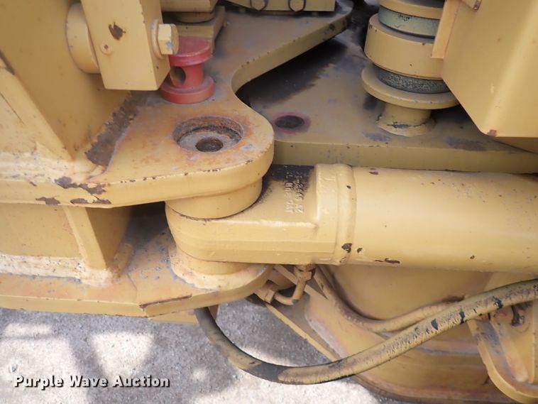 image for item DJ0000 2001 Caterpillar 140H  motor grader