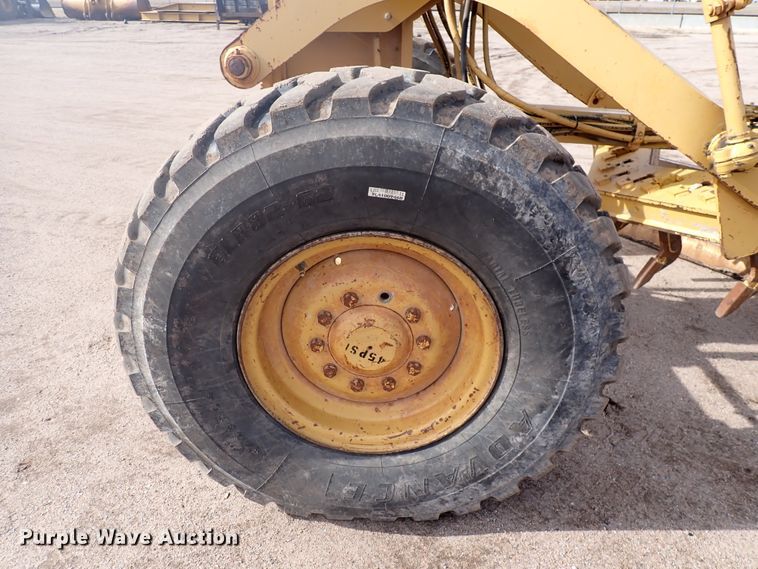 image for item DJ0000 2001 Caterpillar 140H  motor grader