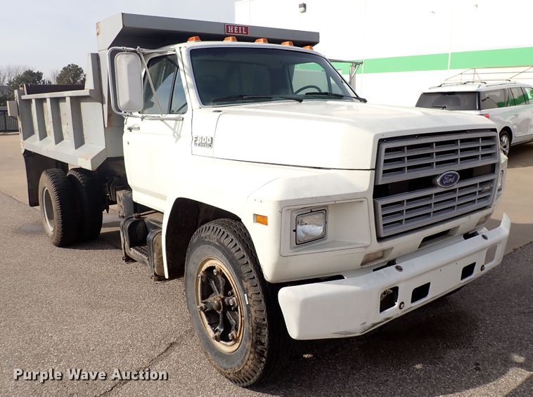 image for item DJ0012 1993 Ford F600  dump truck