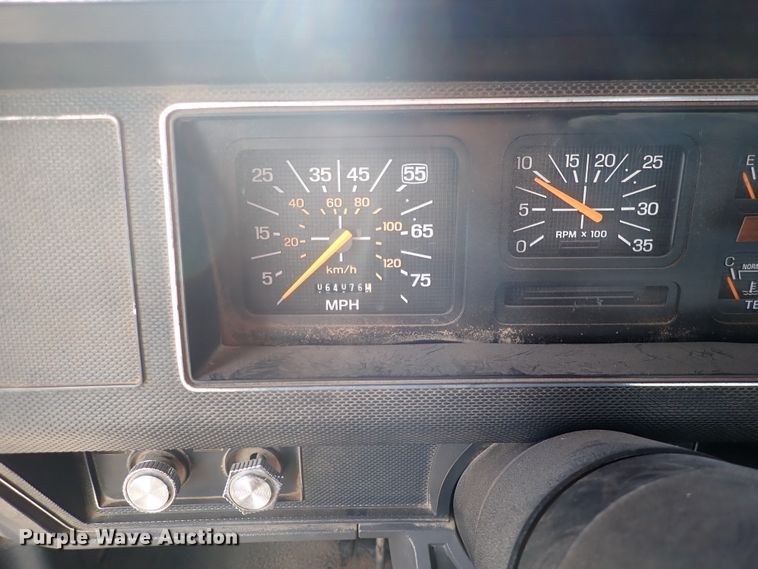 image for item DJ0012 1993 Ford F600  dump truck