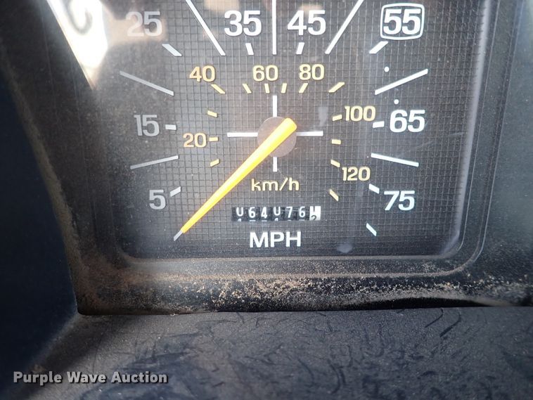 image for item DJ0012 1993 Ford F600  dump truck