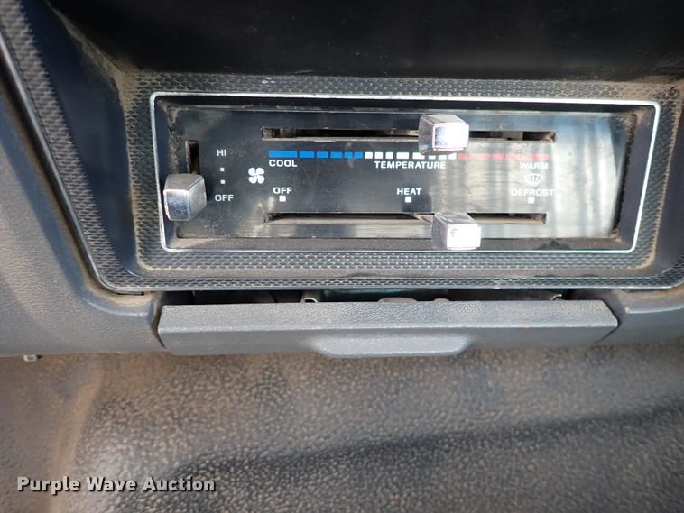 image for item DJ0012 1993 Ford F600  dump truck