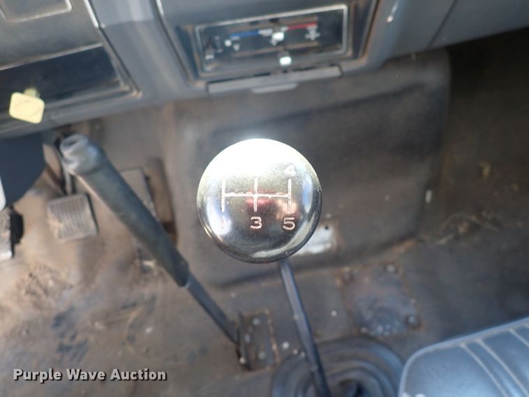 image for item DJ0012 1993 Ford F600  dump truck