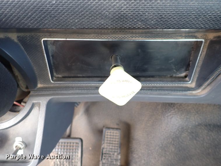 image for item DJ0012 1993 Ford F600  dump truck