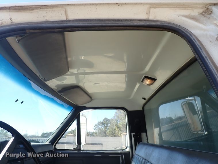 image for item DJ0012 1993 Ford F600  dump truck