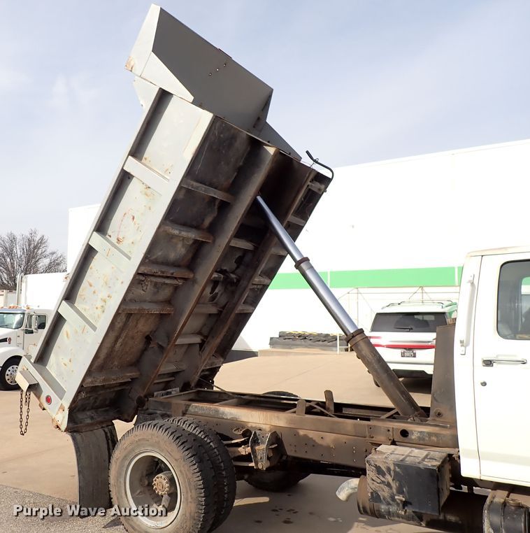 image for item DJ0012 1993 Ford F600  dump truck