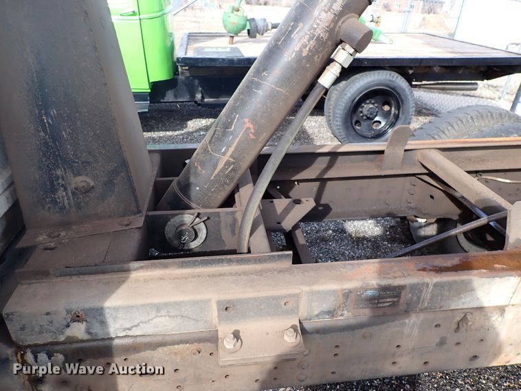 image for item DJ0012 1993 Ford F600  dump truck