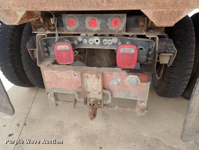 image for item DJ0012 1993 Ford F600  dump truck