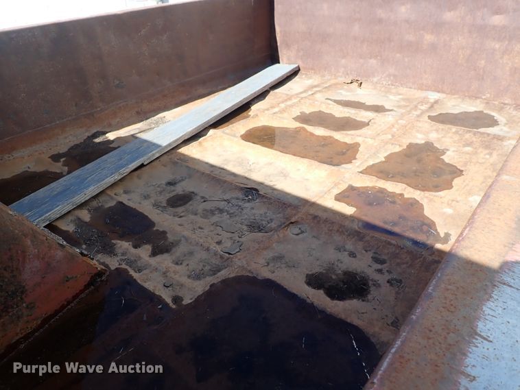 image for item DJ0012 1993 Ford F600  dump truck