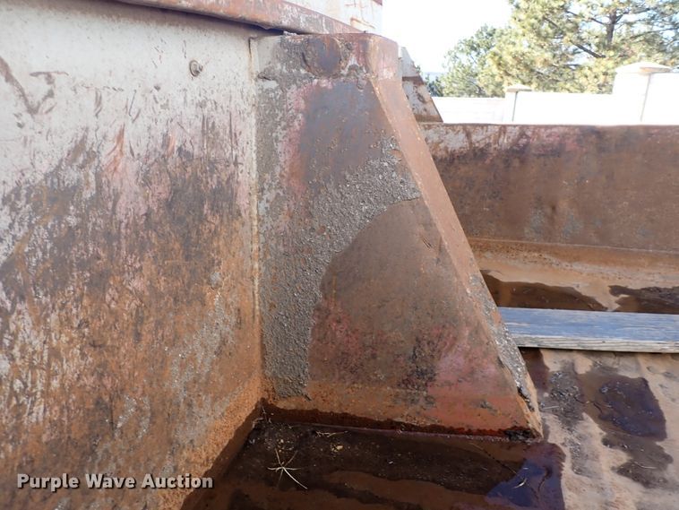 image for item DJ0012 1993 Ford F600  dump truck