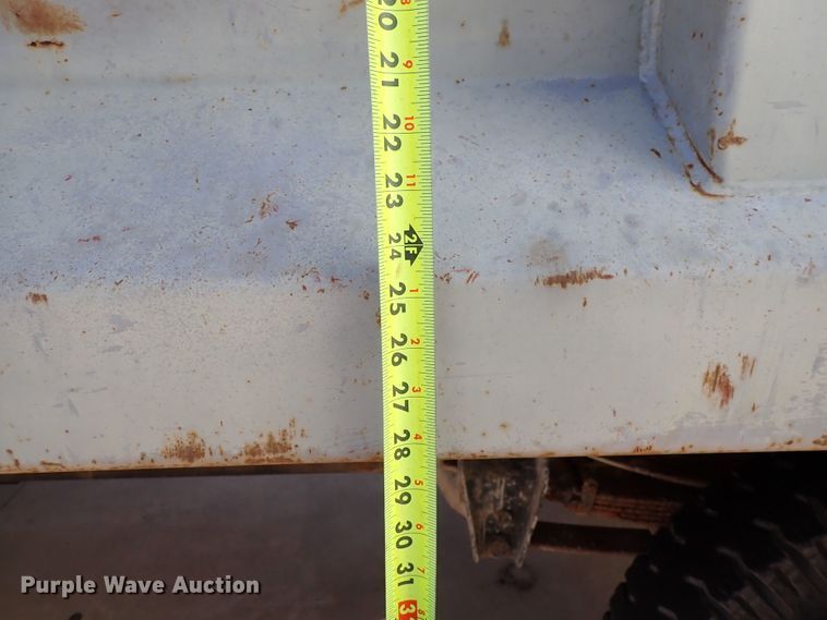 image for item DJ0012 1993 Ford F600  dump truck