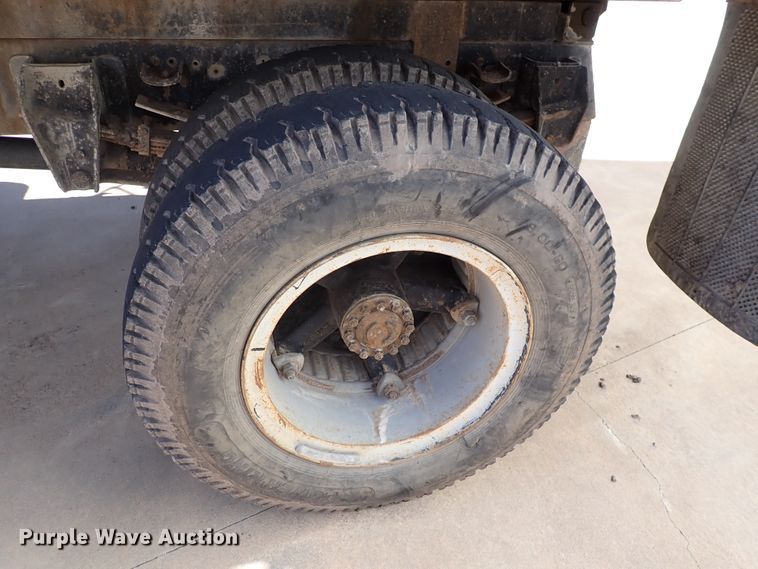 image for item DJ0012 1993 Ford F600  dump truck