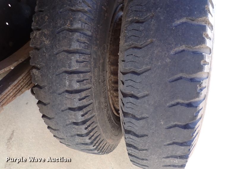 image for item DJ0012 1993 Ford F600  dump truck