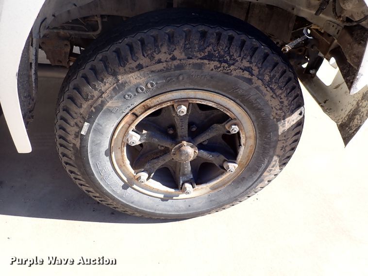 image for item DJ0012 1993 Ford F600  dump truck