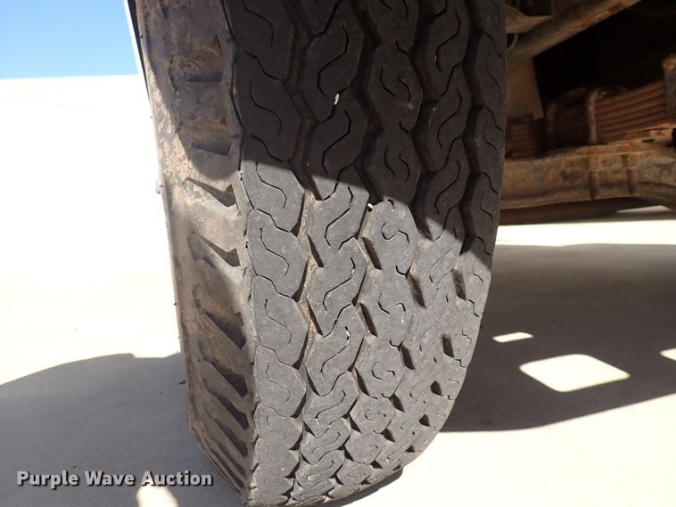 image for item DJ0012 1993 Ford F600  dump truck