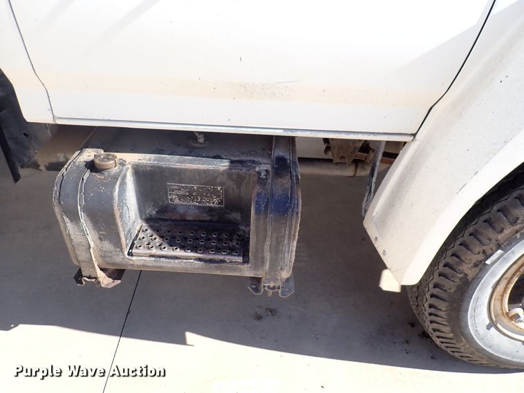 image for item DJ0012 1993 Ford F600  dump truck