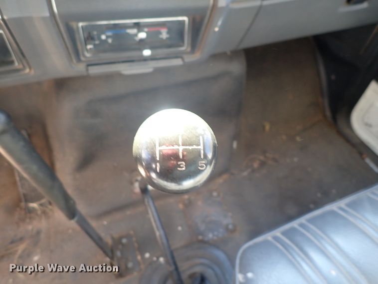 image for item DJ0012 1993 Ford F600  dump truck