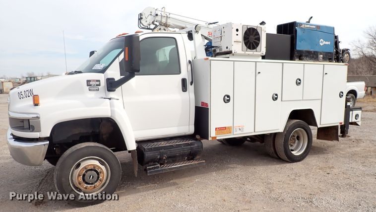 image for item DJ0016 2009 GMC C5500  utility / service truck