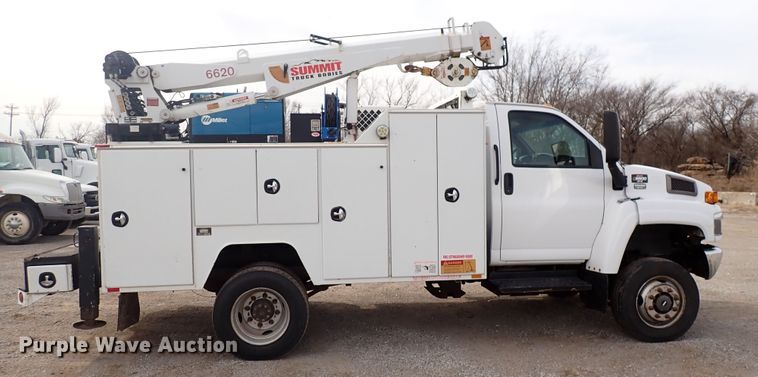 image for item DJ0016 2009 GMC C5500  utility / service truck