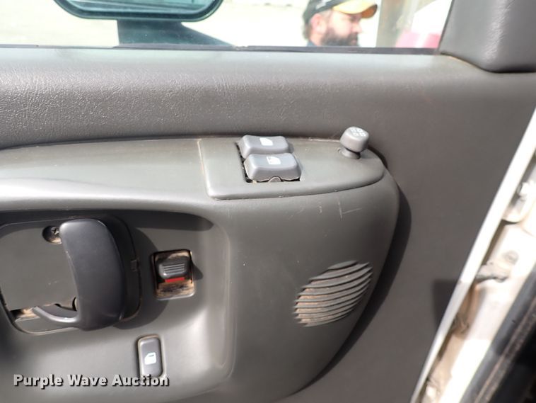 image for item DJ0016 2009 GMC C5500  utility / service truck