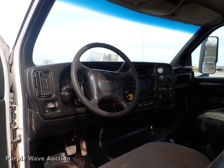 image for item DJ0016 2009 GMC C5500  utility / service truck